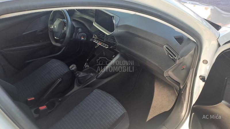 Peugeot 208 1.5 BLU NAV LED USB