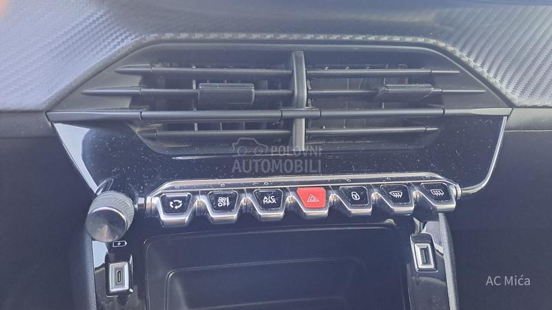 Peugeot 208 1.5 BLU NAV LED USB