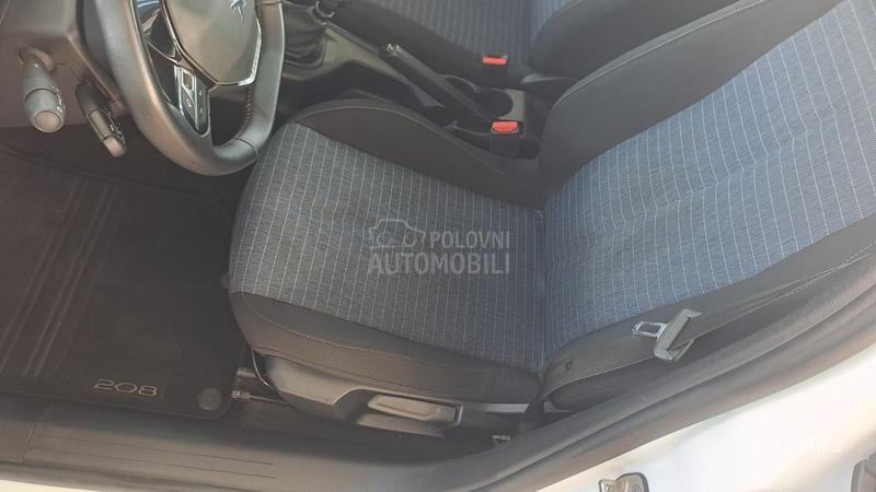 Peugeot 208 1.5 BLU NAV LED USB