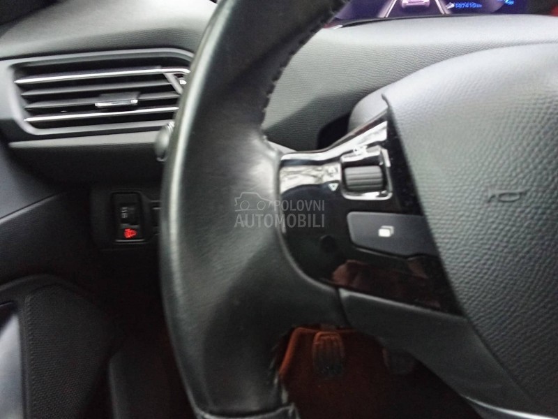 Peugeot 308 VIRTUAL ALLURE