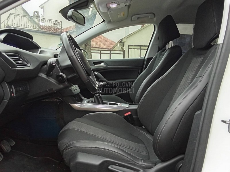 Peugeot 308 VIRTUAL ALLURE