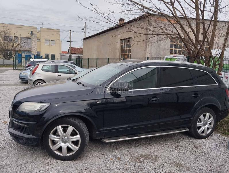 Audi Q7 