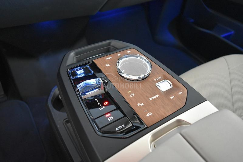 BMW iX xDrive 40