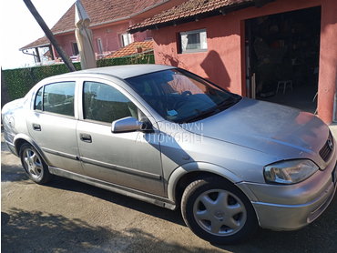 Opel Astra G 1,6 i clasic- 8 v