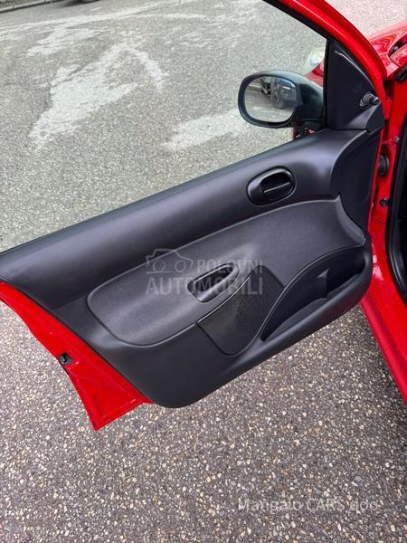 Peugeot 206 plus 