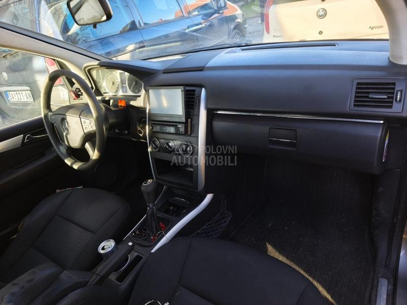 Mercedes Benz B 180 
