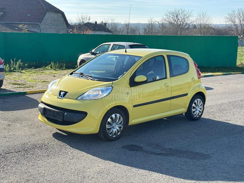 Peugeot 107 yellow nov