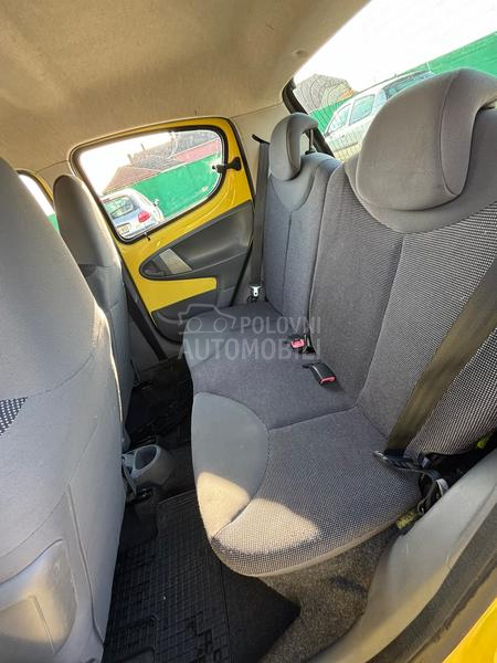 Peugeot 107 yellow nov