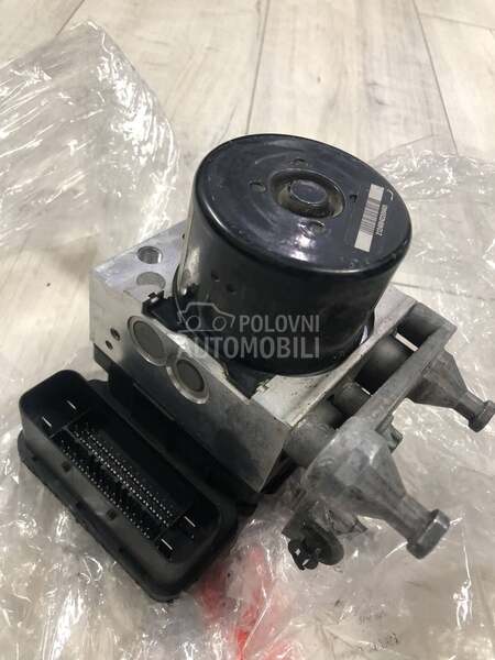 ABS pumpa za Mercedes W204