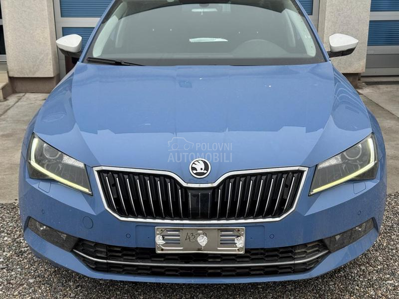 Škoda Superb -  kompletan auto u delovima