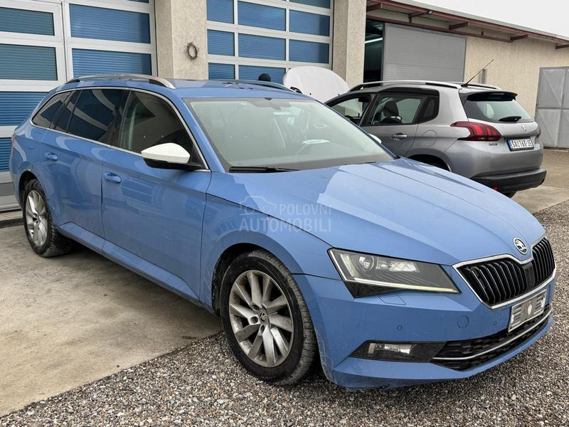 Škoda Superb -  kompletan auto u delovima