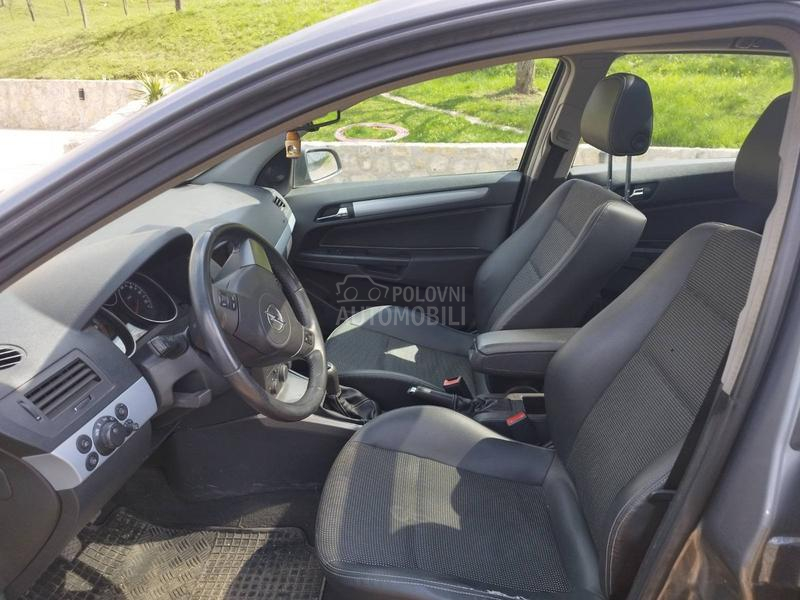 Opel Astra H 