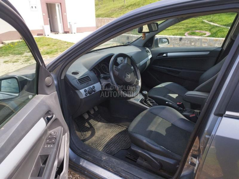 Opel Astra H 
