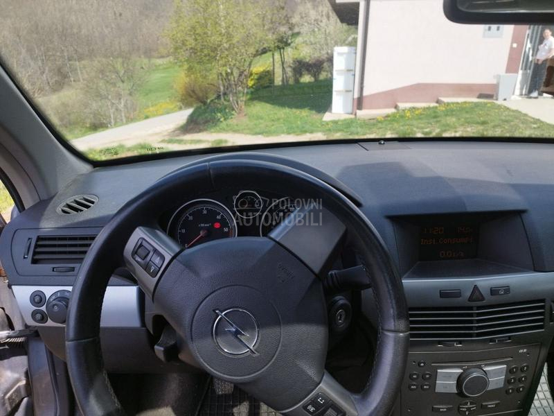 Opel Astra H 