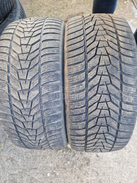 Hankook 235/45 R18 Zimska