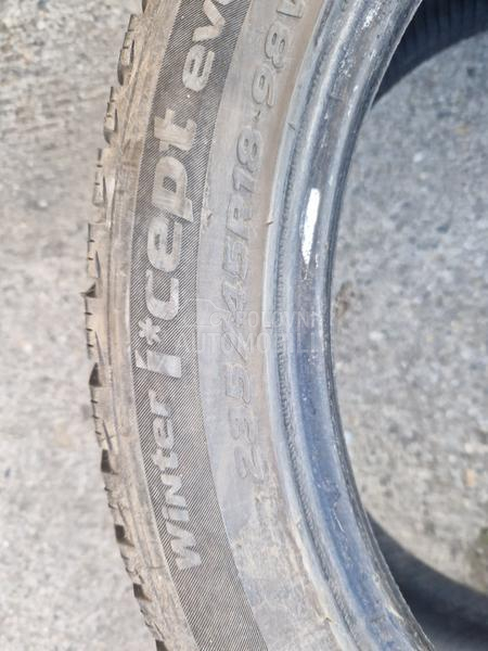 Hankook 235/45 R18 Zimska
