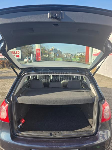 Volkswagen Golf 5 1.6