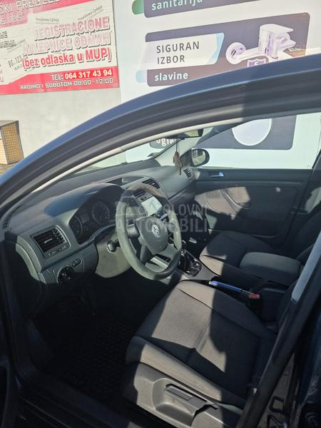 Volkswagen Golf 5 1.6