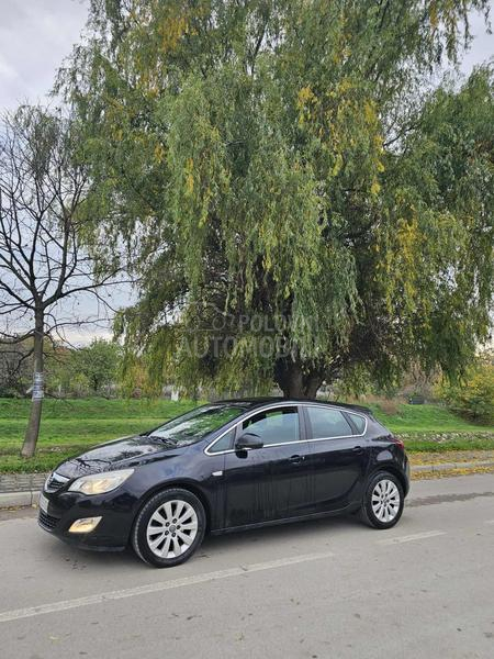 Opel Astra J z.a.D.z.i.p