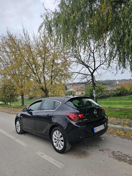 Opel Astra J z.a.D.z.i.p