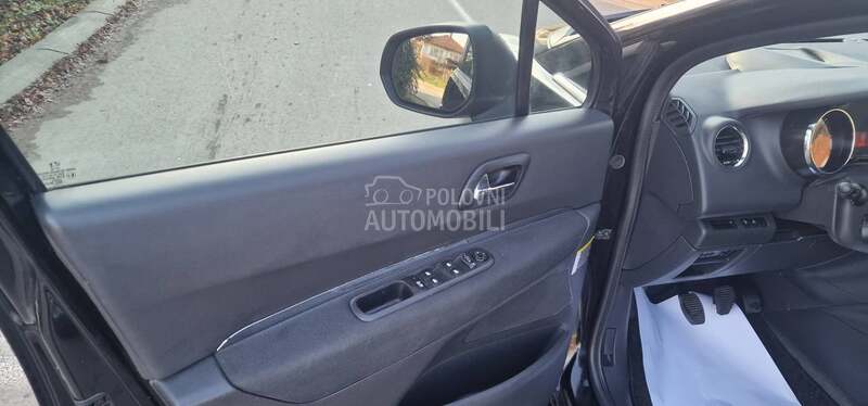 Peugeot 5008 1.6 HDI