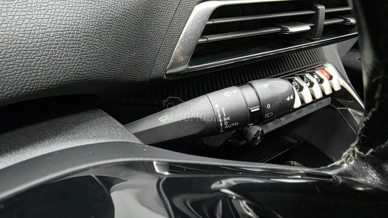 Peugeot 3008 1.2i PureTech