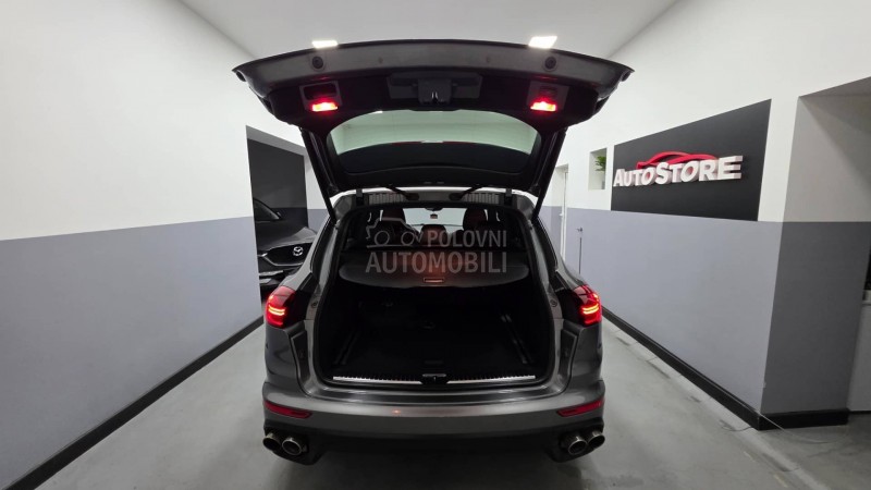 Porsche Cayenne 3.0 Hybrid