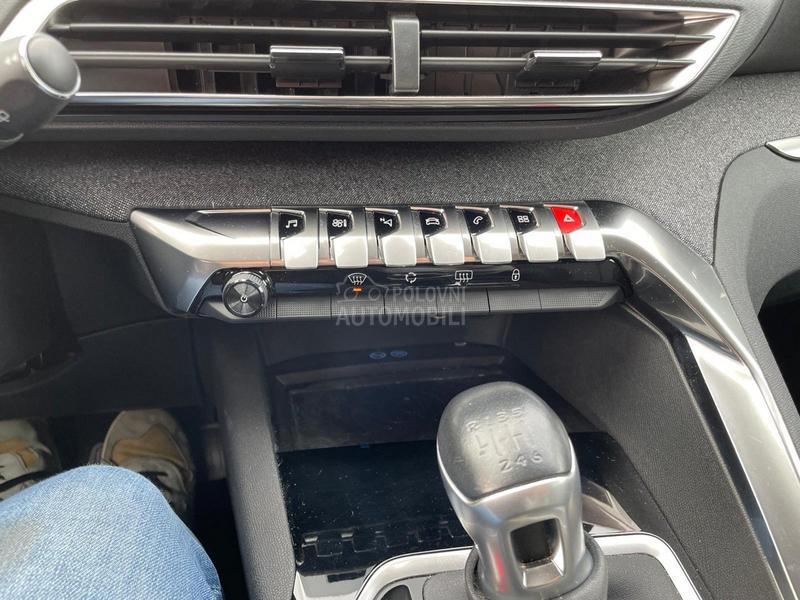 Peugeot 3008 1.2 Allure Premium