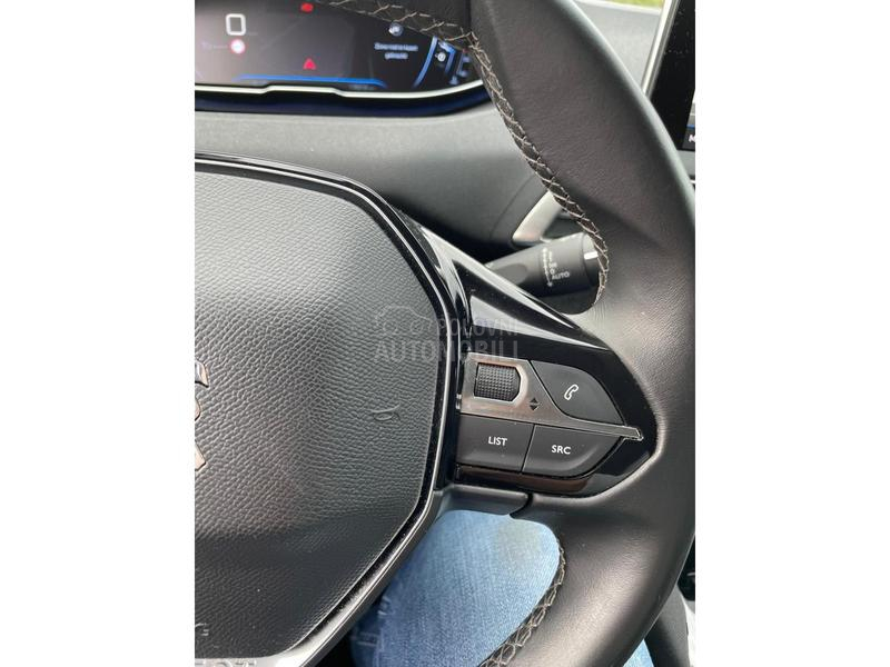 Peugeot 3008 1.2 Allure Premium