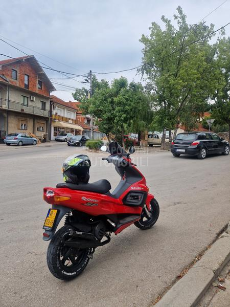 Gilera runner