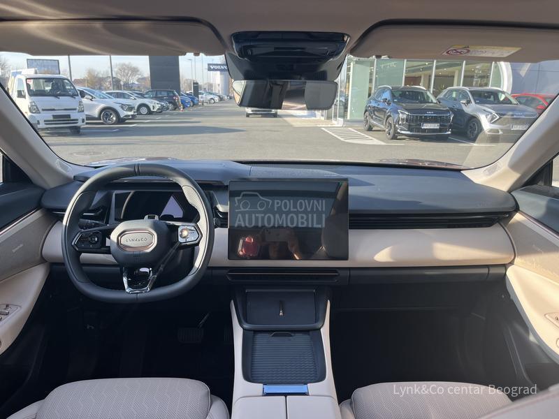 Lynk & Co 08 MORE PHEV