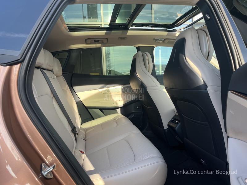 Lynk & Co 08 MORE PHEV