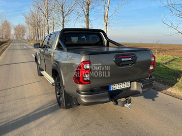 Toyota Hilux 2.8D-4D INVINCIBLE