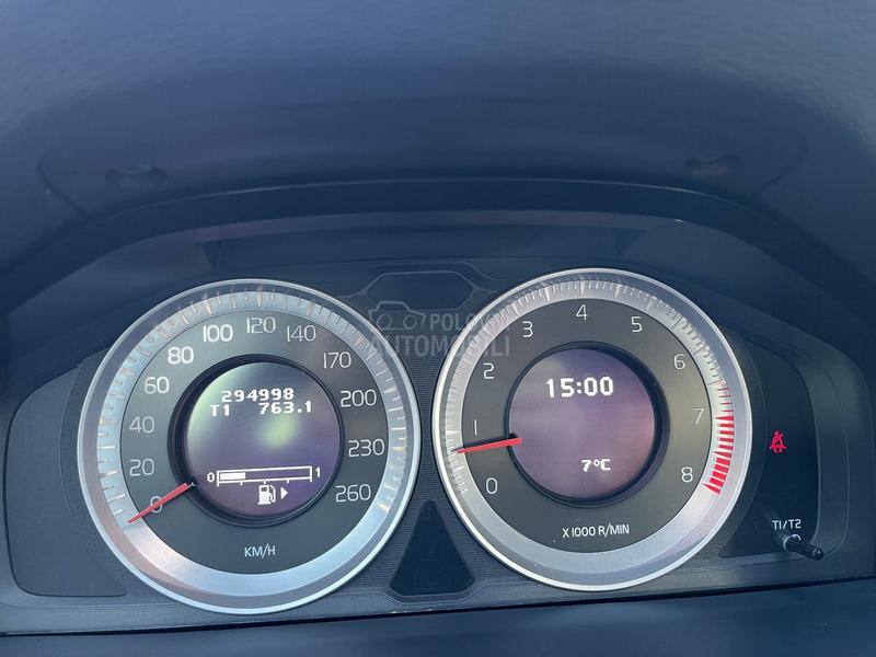 Volvo V60 1.6 T3 MOMENTUM