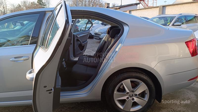 Škoda Octavia 1.6 TDI STYLE