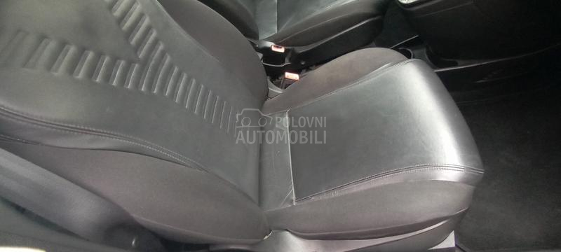 Lancia Ypsilon 1,3 lanac 4 cilindra