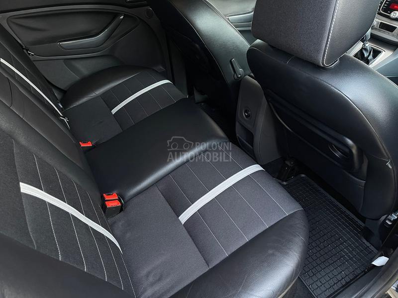 Ford Kuga TDCI/4X4/TITANIUM