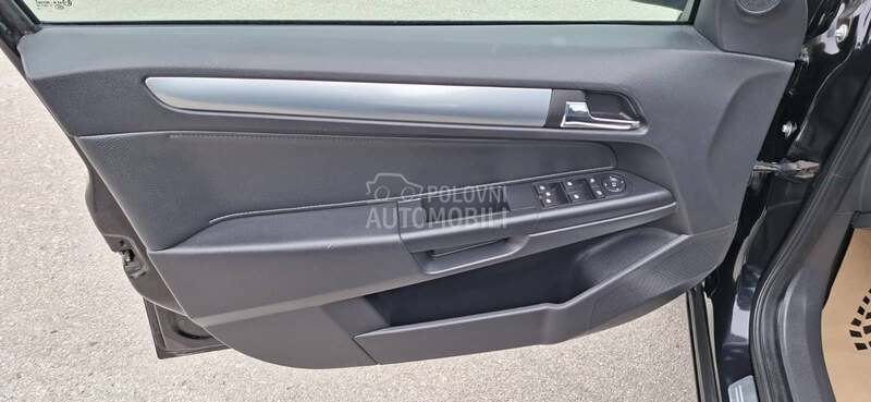 Opel Astra H 1.6 16v C.O.S.M.O