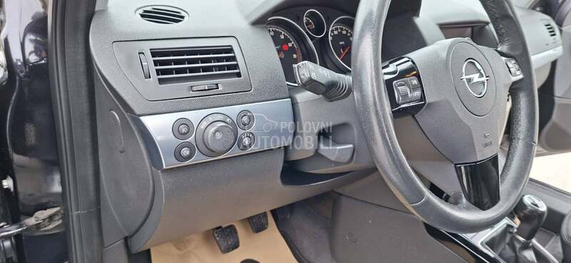 Opel Astra H 1.6 16v C.O.S.M.O