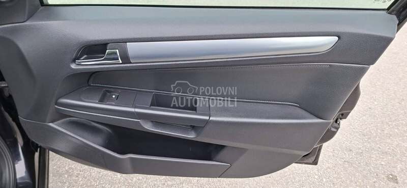 Opel Astra H 1.6 16v C.O.S.M.O