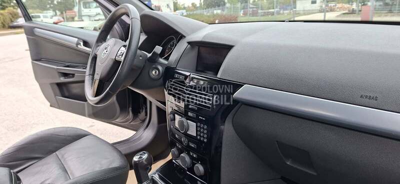 Opel Astra H 1.6 16v C.O.S.M.O