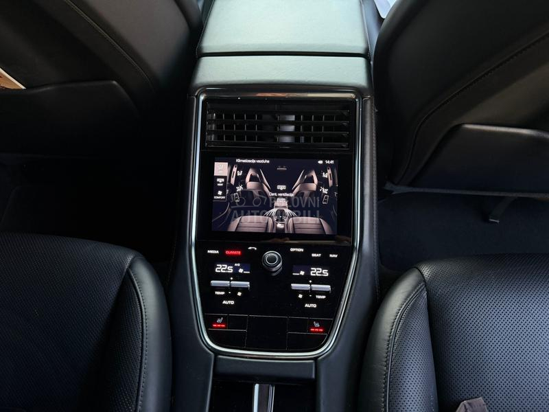 Porsche Panamera 4S Sport Chrono