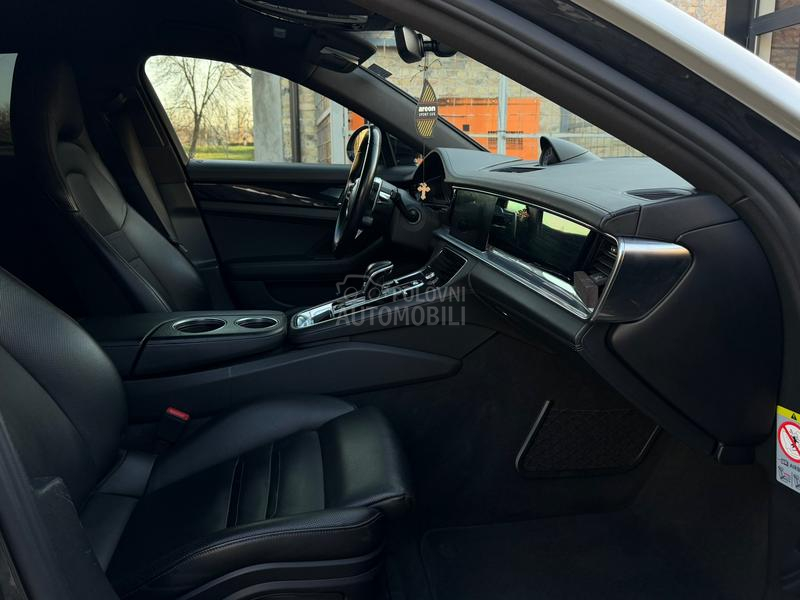 Porsche Panamera 4S Sport Chrono