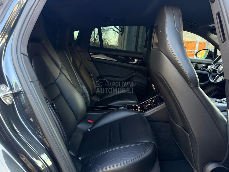 Porsche Panamera 4S Sport Chrono