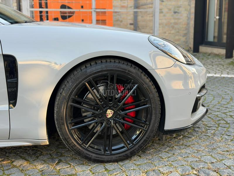 Porsche Panamera 4S Sport Chrono