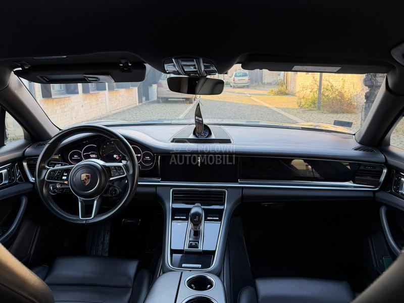 Porsche Panamera 4S Sport Chrono