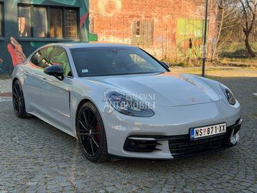 Porsche Panamera 4S Sport Chrono