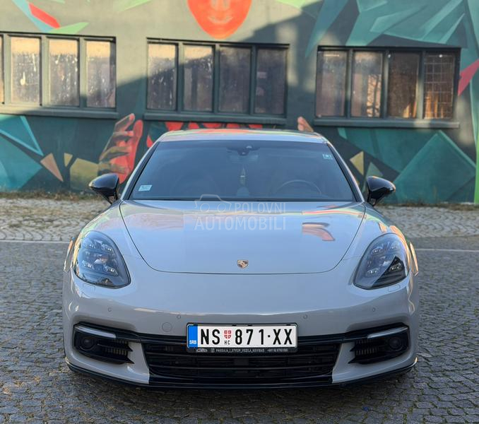 Porsche Panamera 4S Sport Chrono