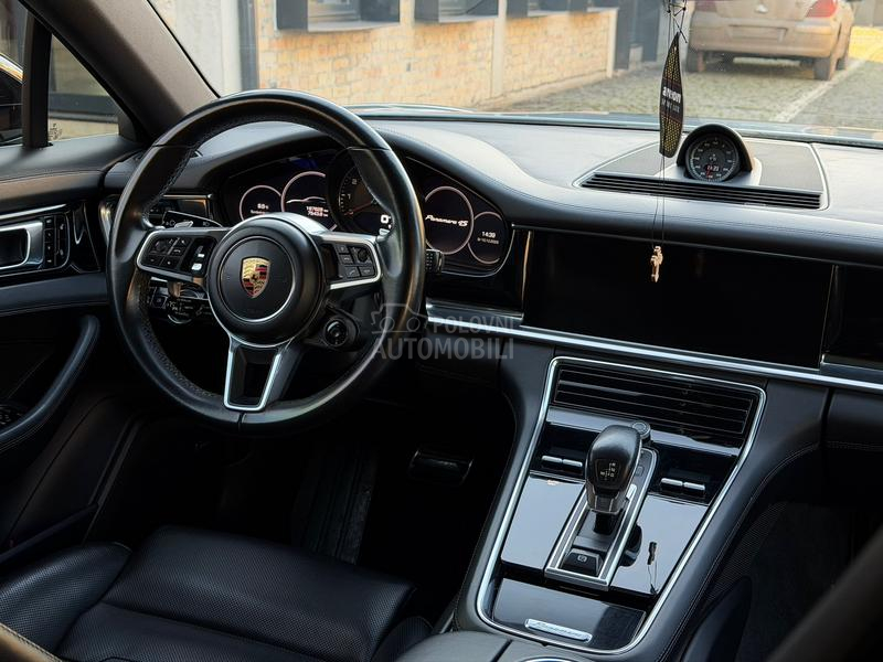 Porsche Panamera 4S Sport Chrono