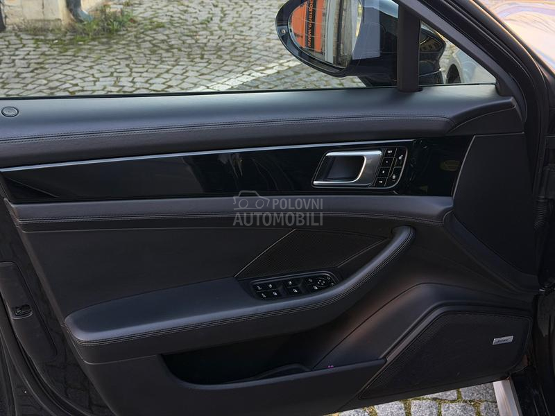 Porsche Panamera 4S Sport Chrono